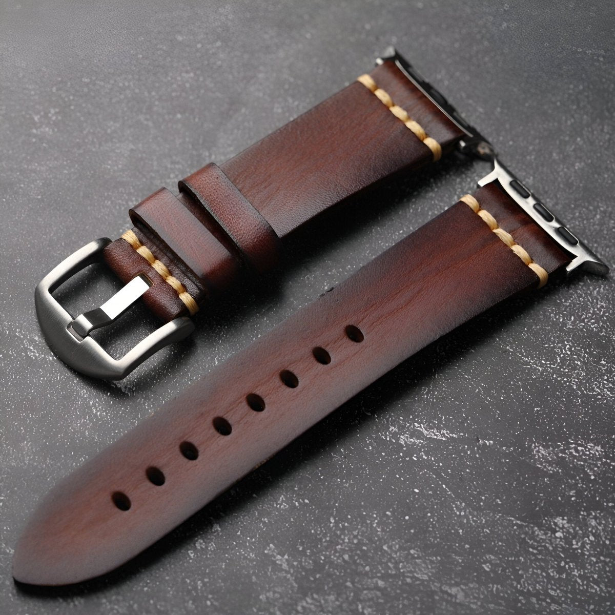 Bracelet pour Apple Watch en cuir, à l'aspect lisse, modèle Védran - Bracelet Apple Watch - Marron et argent 40/41 mm