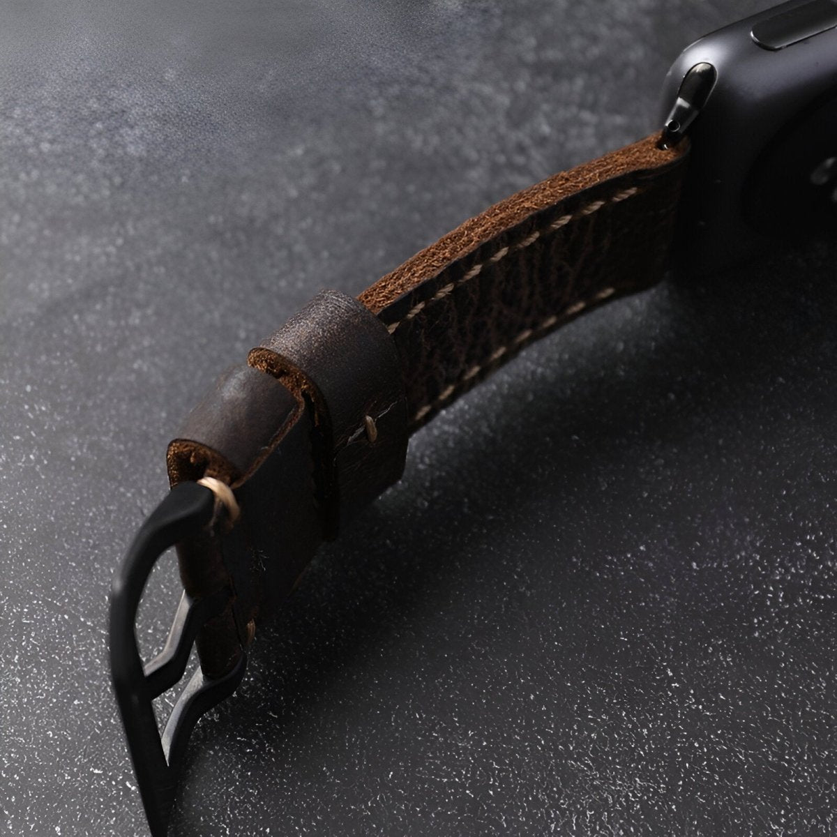 Bracelet pour Apple Watch en cuir, à l'aspect rétro, modèle Vital - Bracelet Apple Watch - Café et noir 42/44/45 mm