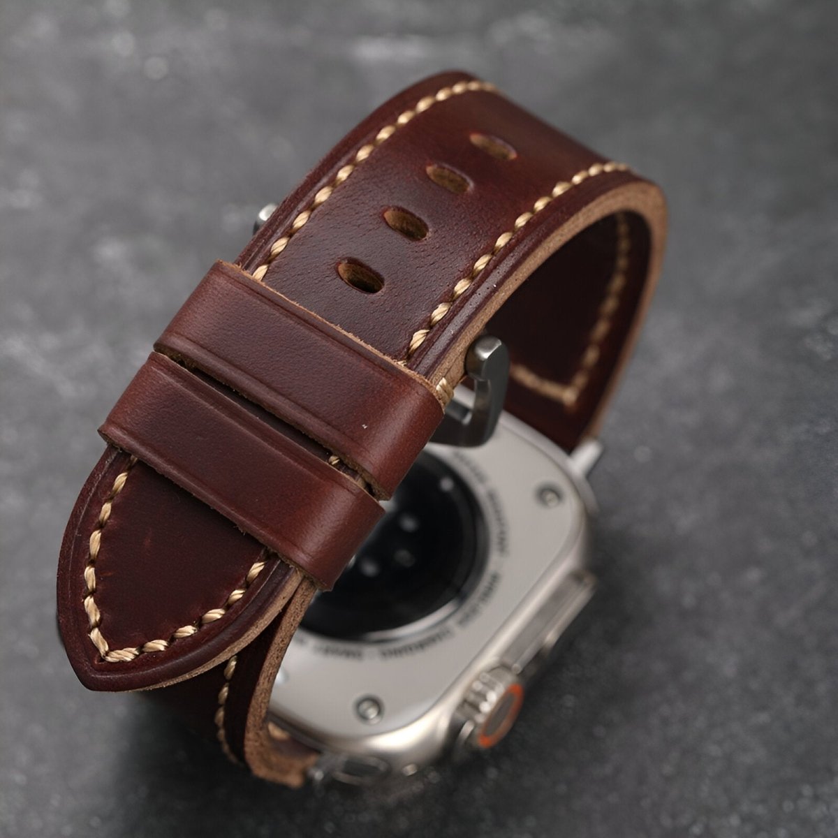 Bracelet pour Apple Watch en cuir, aux coutures apparentes, modèle Modeste - Bracelet Apple Watch - Café et argent 40/41 mm