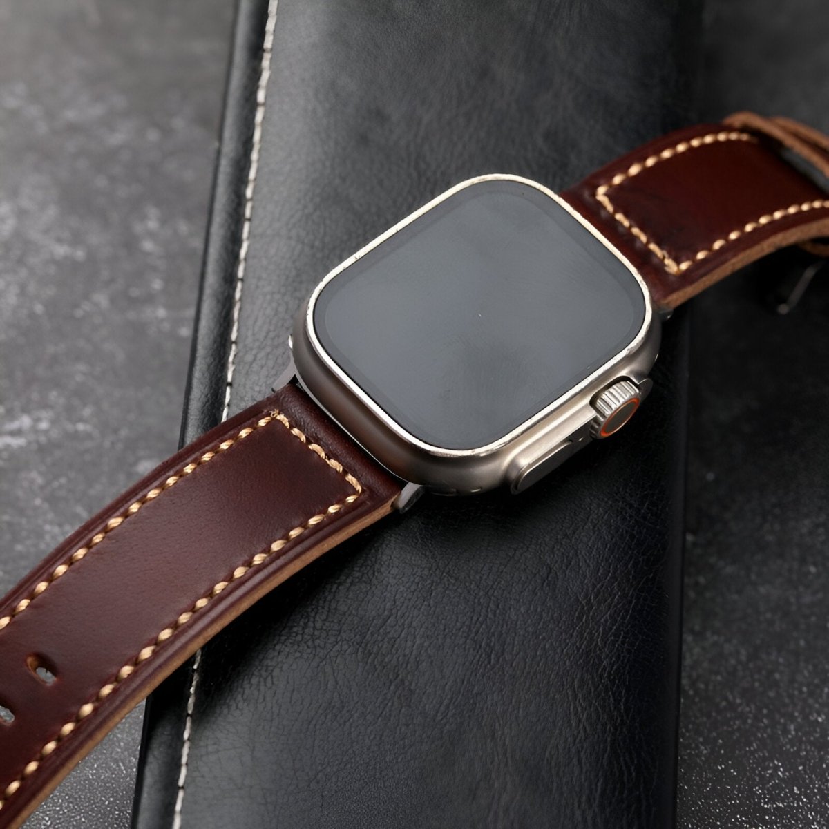 Bracelet pour Apple Watch en cuir, aux coutures apparentes, modèle Modeste - Bracelet Apple Watch - Café et argent 40/41 mm