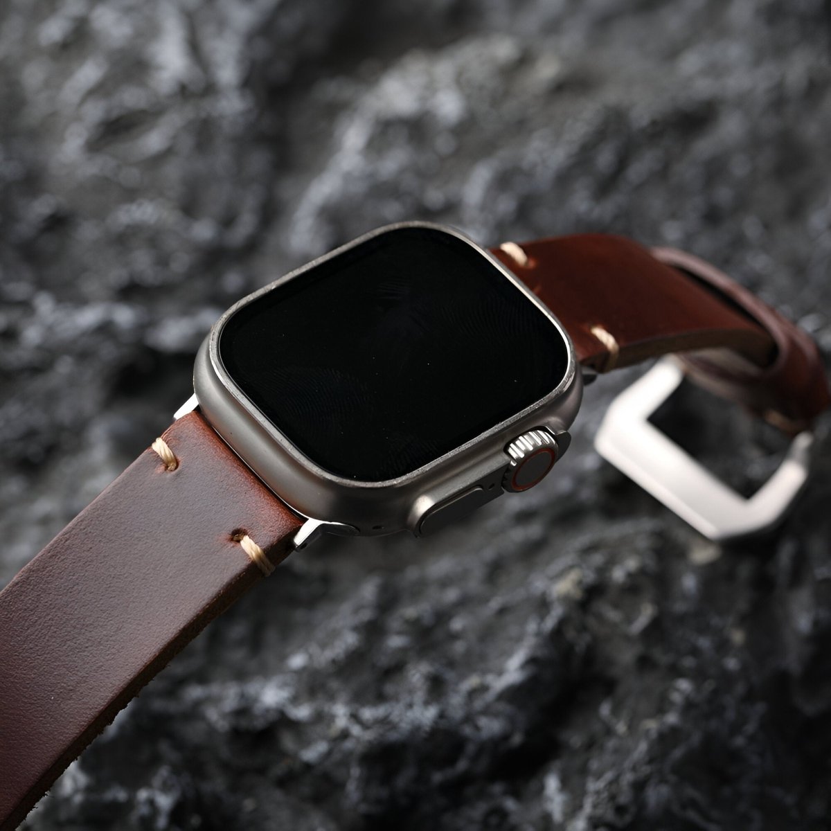 Bracelet pour Apple Watch en cuir, pour l'homme moderne, modèle Noré - Bracelet Apple Watch - Café et argent 42/44/45 mm