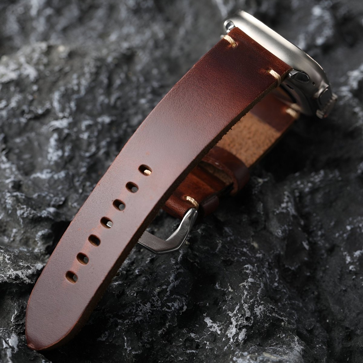 Bracelet pour Apple Watch en cuir, pour l'homme moderne, modèle Noré - Bracelet Apple Watch - Café et argent 42/44/45 mm