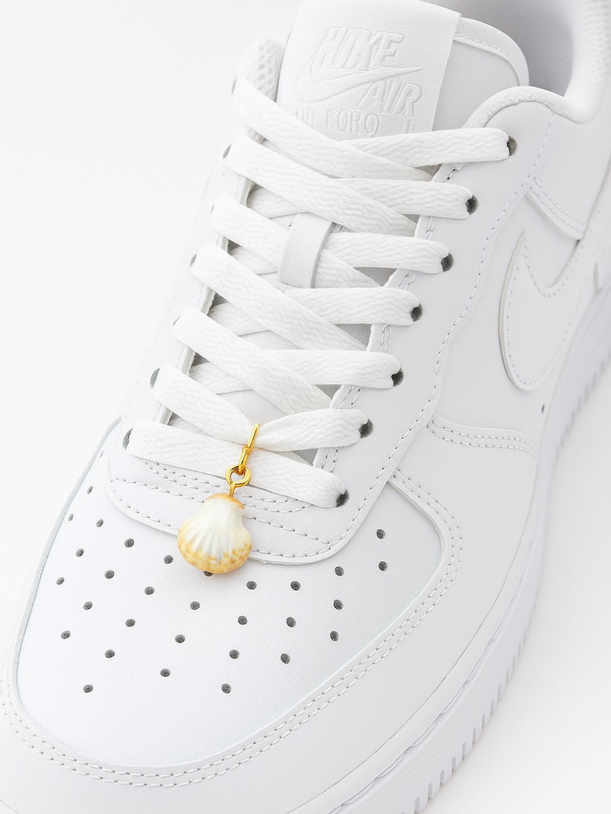 Charm pour chaussures coquillage, pendentif sneakers, bijou lacets, accessoire chaussures orné, breloque marine, bijou de basket, modèle Locarne - charms - 