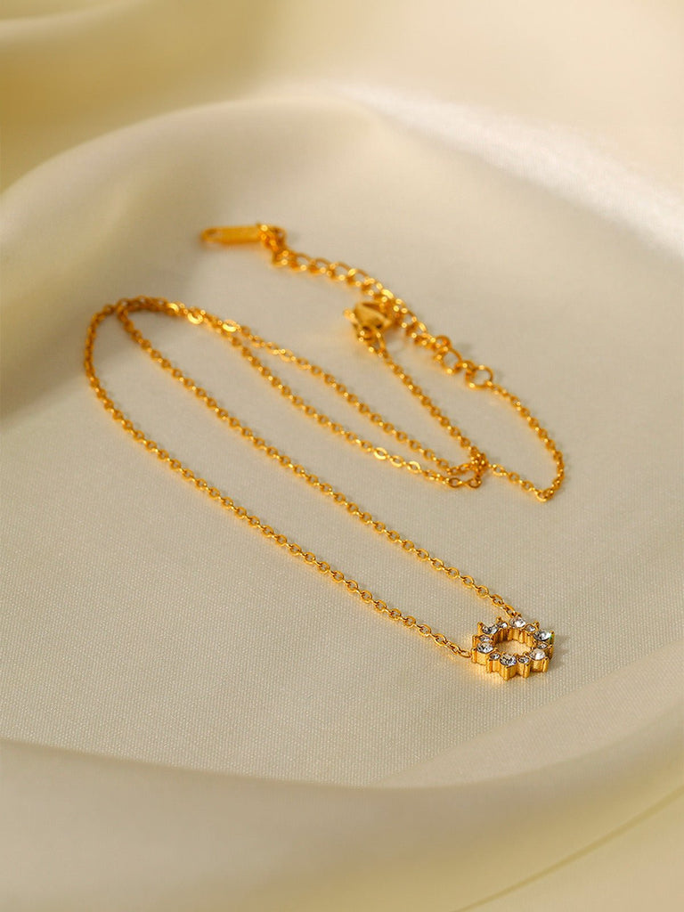 Collier doré, pendentif cercle, zircons blancs, acier inoxydable, style délicat, petit soleil, modèle Noade - Collier - Or