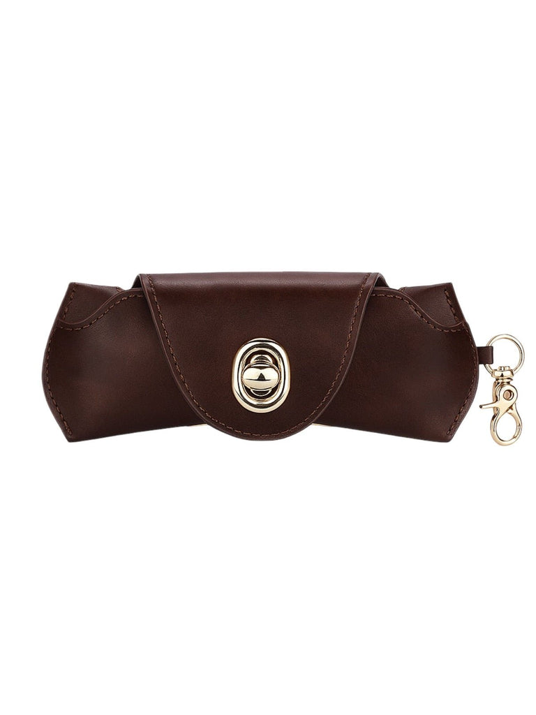 Étui lunettes en simili vegan, fermeture pivotante dorée, mousqueton intégré, format compact, usage quotidien, modèle Sénor - Coffret - Café