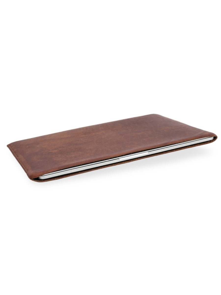 Housse pour MacBook Air 13 pouces, cuir véritable, protection premium, intérieur doux et design minimaliste, modèle Waldemar - Housse - Marron