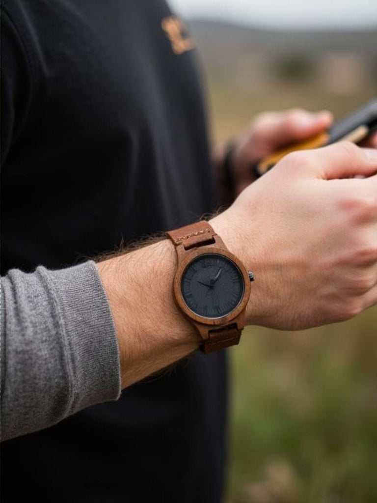 Montre en bois pour homme, cadran minimaliste, bracelet cuir, mouvement quartz, style naturel, modèle Énole - Montre - Marron