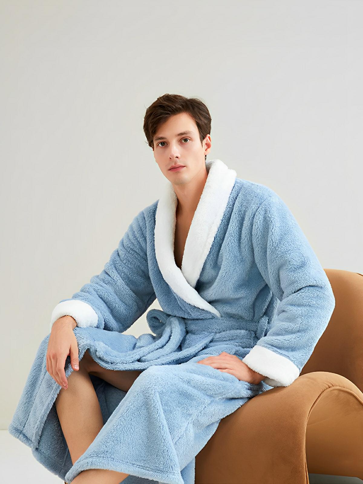 Peignoir polaire doux, peignoir long mixte hiver, ceinture amovible, col châle contrasté, poches pratiques, confort cocooning, plusieurs couleurs, modèle Cassiope - Peignoir - Bleu M