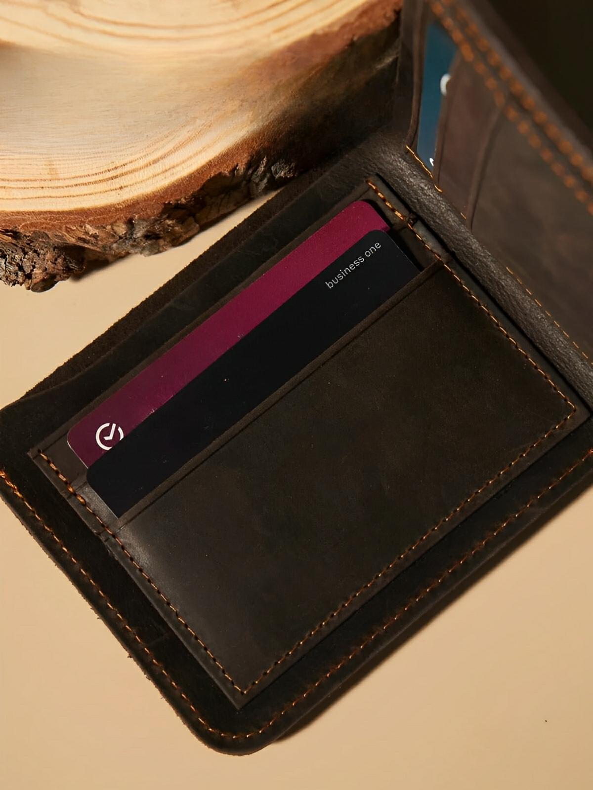 Portefeuille homme en cuir véritable, format compact, design vintage, multiples rangements, couture apparentes, modèle Xaime - Porte - feuille - Café