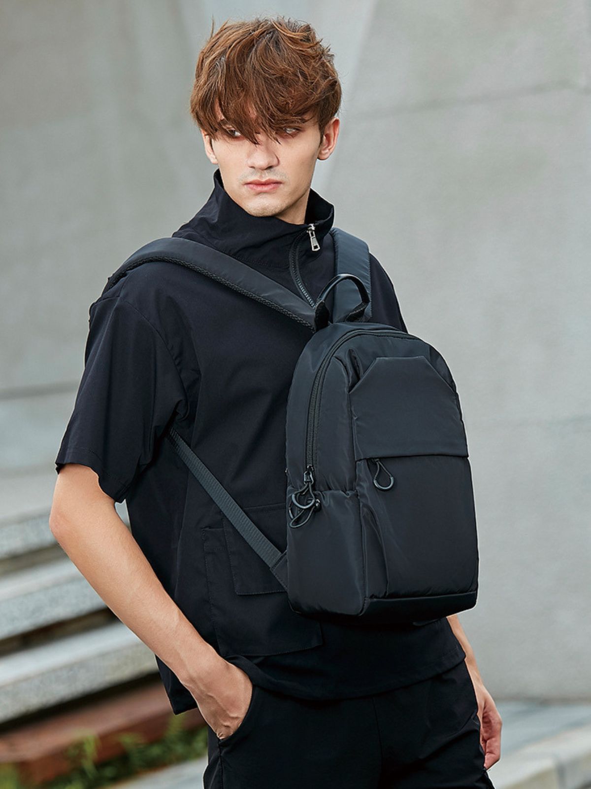 Sac à dos compact et léger, imperméable, au style urbain, idéal pour des escapades, modèle Simon - Sacoche - Noir