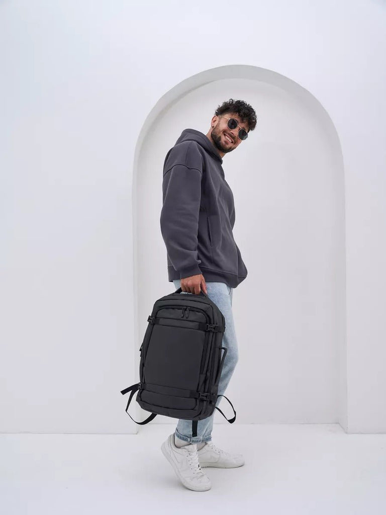 Sac à dos extensible 35L, résistant aux intempéries, port USB, ergonomique, idéal voyage et business, modèle Vargon - Sac à dos - Noir