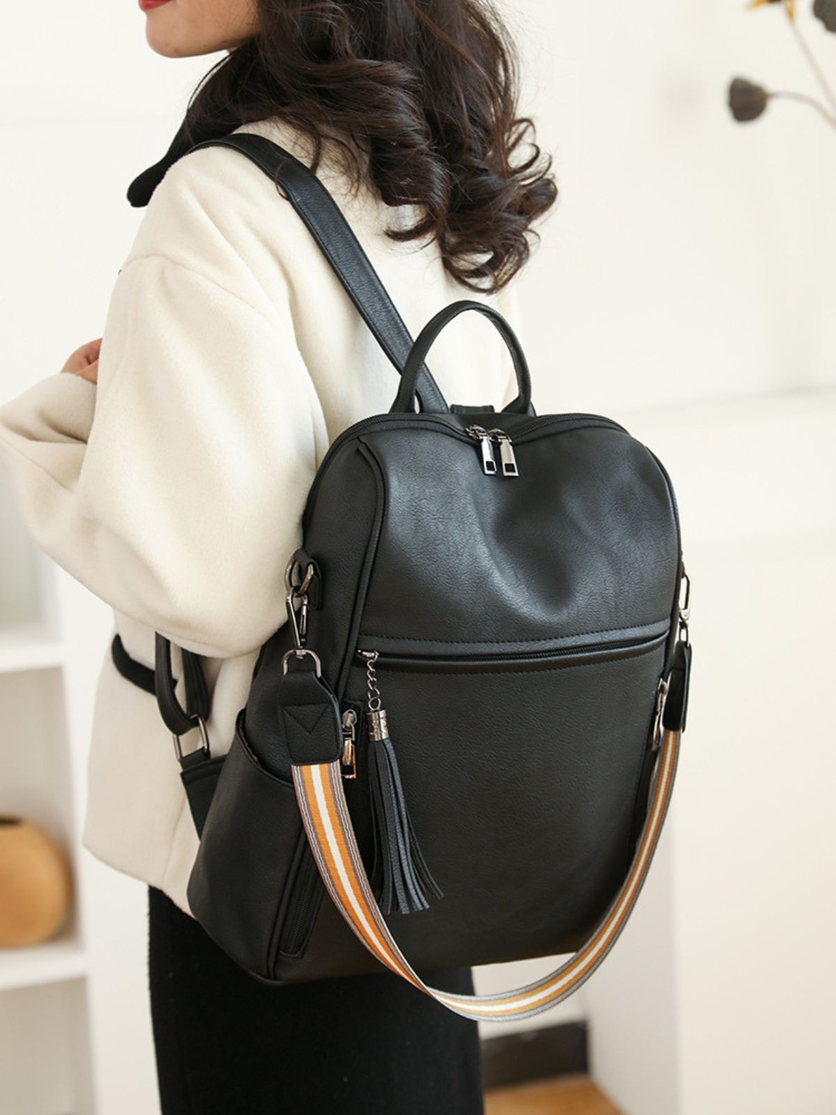 Sac à dos femme, grande capacité, simili vegan, multifonction, bandoulière rayée, style rétro, modèle Samirah - Sac à dos - Noir