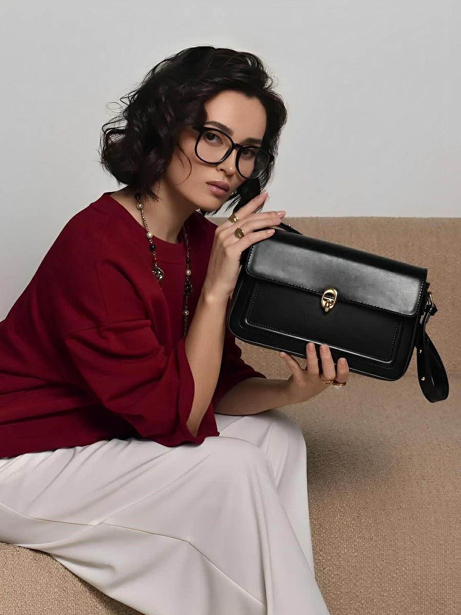 Sac à main en simili vegan, rabat élégant, design minimaliste, porté main ou épaule, format compact, modèle Cindy - Sac à main - Noir