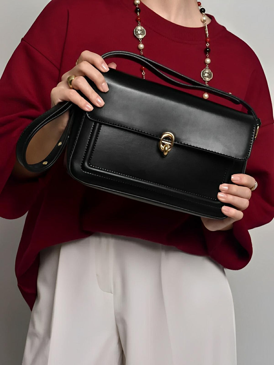 Sac à main en simili vegan, rabat élégant, design minimaliste, porté main ou épaule, format compact, modèle Cindy - Sac à main - Noir