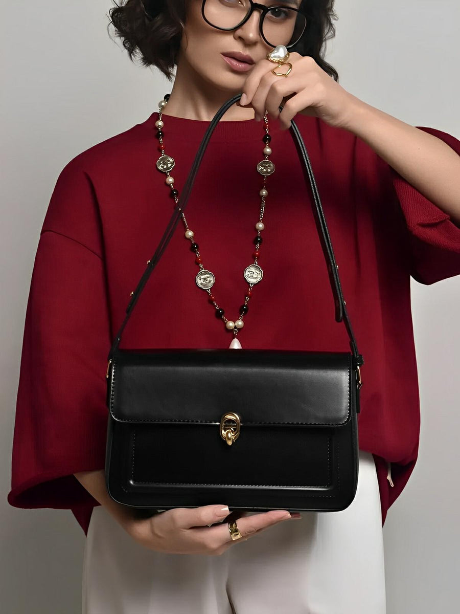 Sac à main en simili vegan, rabat élégant, design minimaliste, porté main ou épaule, format compact, modèle Cindy - Sac à main - Noir