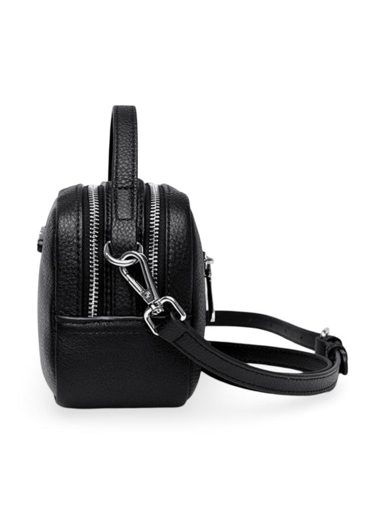 Sac bandoulière femme, en simili vegan véritable, format compact, design structuré, modèle Claudia - Sac Bandoulière - Noir