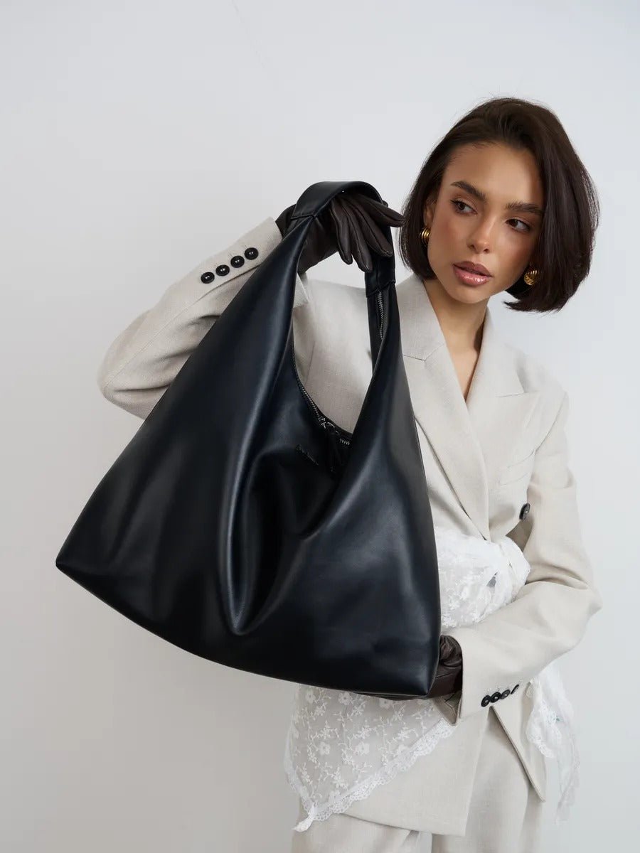 Sac cabas tendance femme, grand format, design minimaliste, simili vegan souple, usage quotidien, modèle Joanny - Sac Bandoulière - Noir