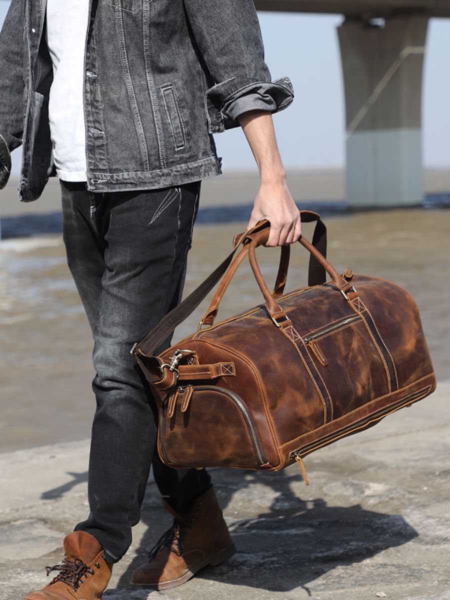 Sac de voyage cuir vintage avec compartiment à chaussures, bandoulière réglable et poches multiples, modèle Urbin - Sac de voyage - Marron