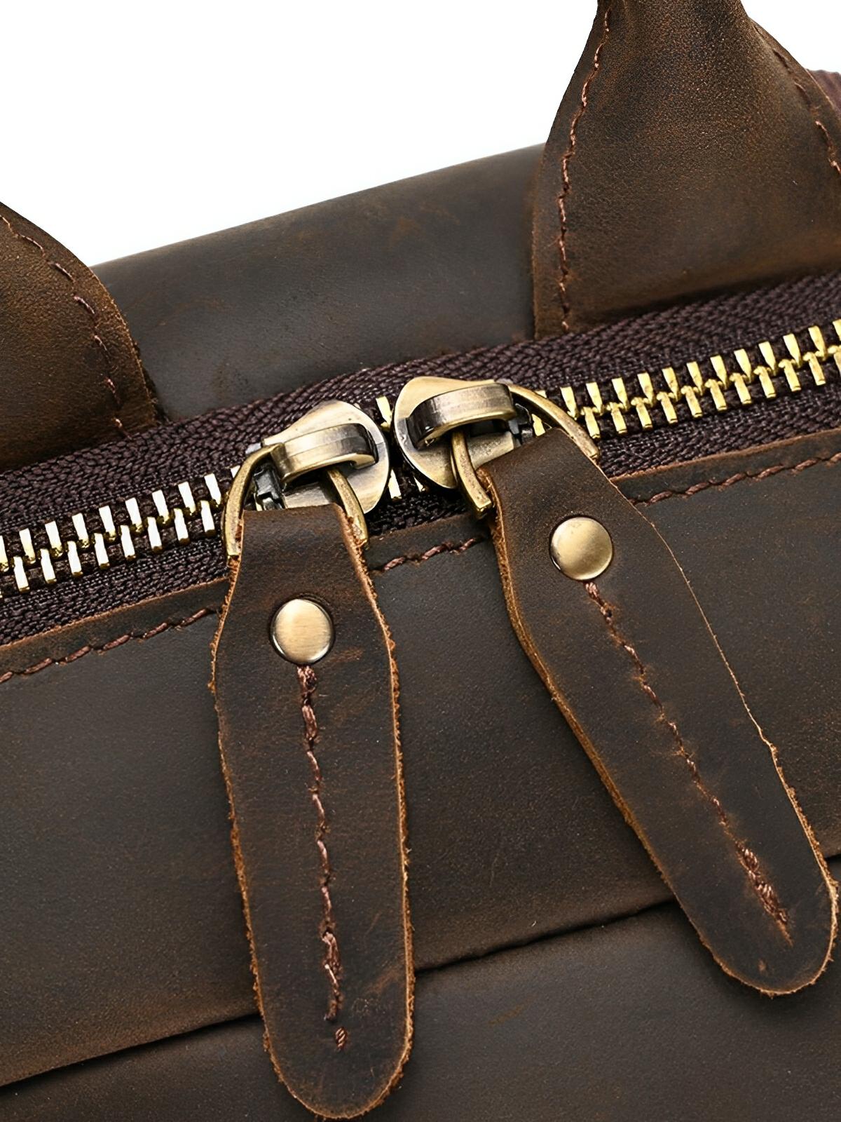 Sacoche d'épaule en cuir, pour l'homme contemporain, USB intégré, modèle Béranger - Sacoche - Café