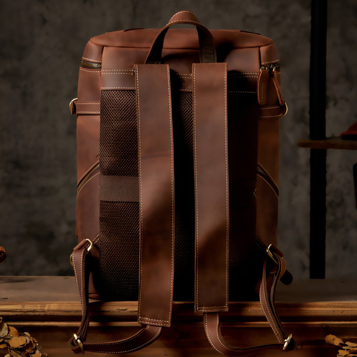 Sac a dos cuir a nombreuses poches modele Rosaire