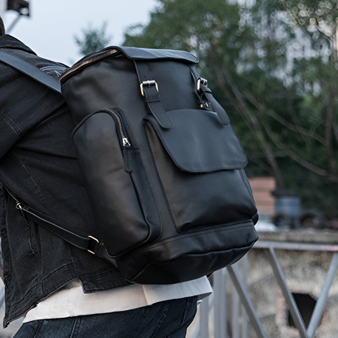Sac a dos de voyage en cuir noir grande capacite modele Valery