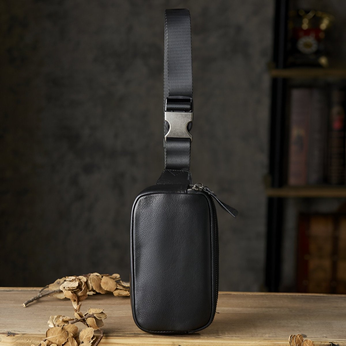 Sacoche à bandoulière en cuir, noire et ergonomique, modèle Gamet - Sacoche -